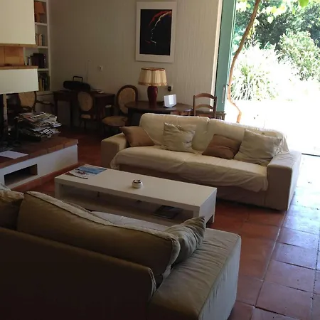 Agreable Fleurie Sur L'ile De Villa *