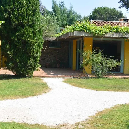 Agreable Fleurie Sur L'ile De * Porquerolles